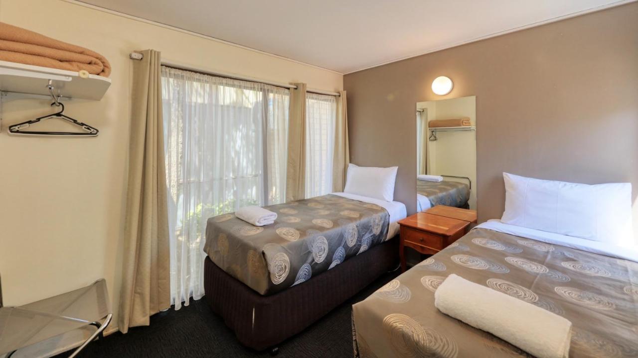Executive Hideaway Aparthotel เบแนลลา ภายนอก รูปภาพ